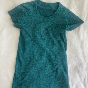lululemon tshirt